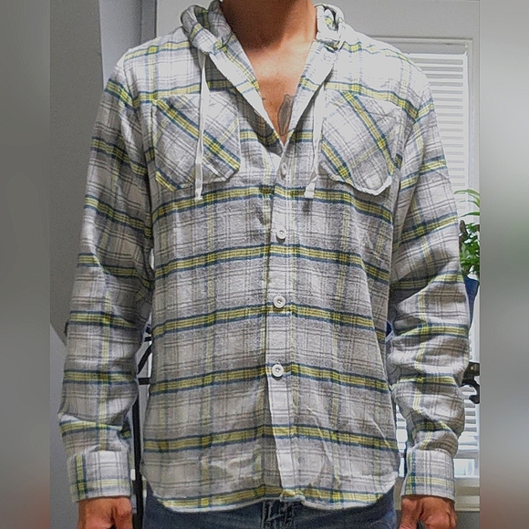 Men's Hooded Flannel - Medium - Picture 1 of 6